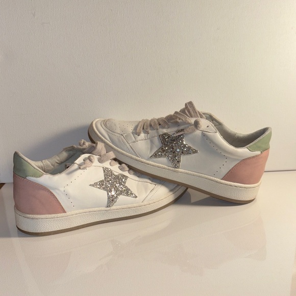 ShuShop Shoes - Shu Shop Women’s Glitter Star Sneakers Size 9